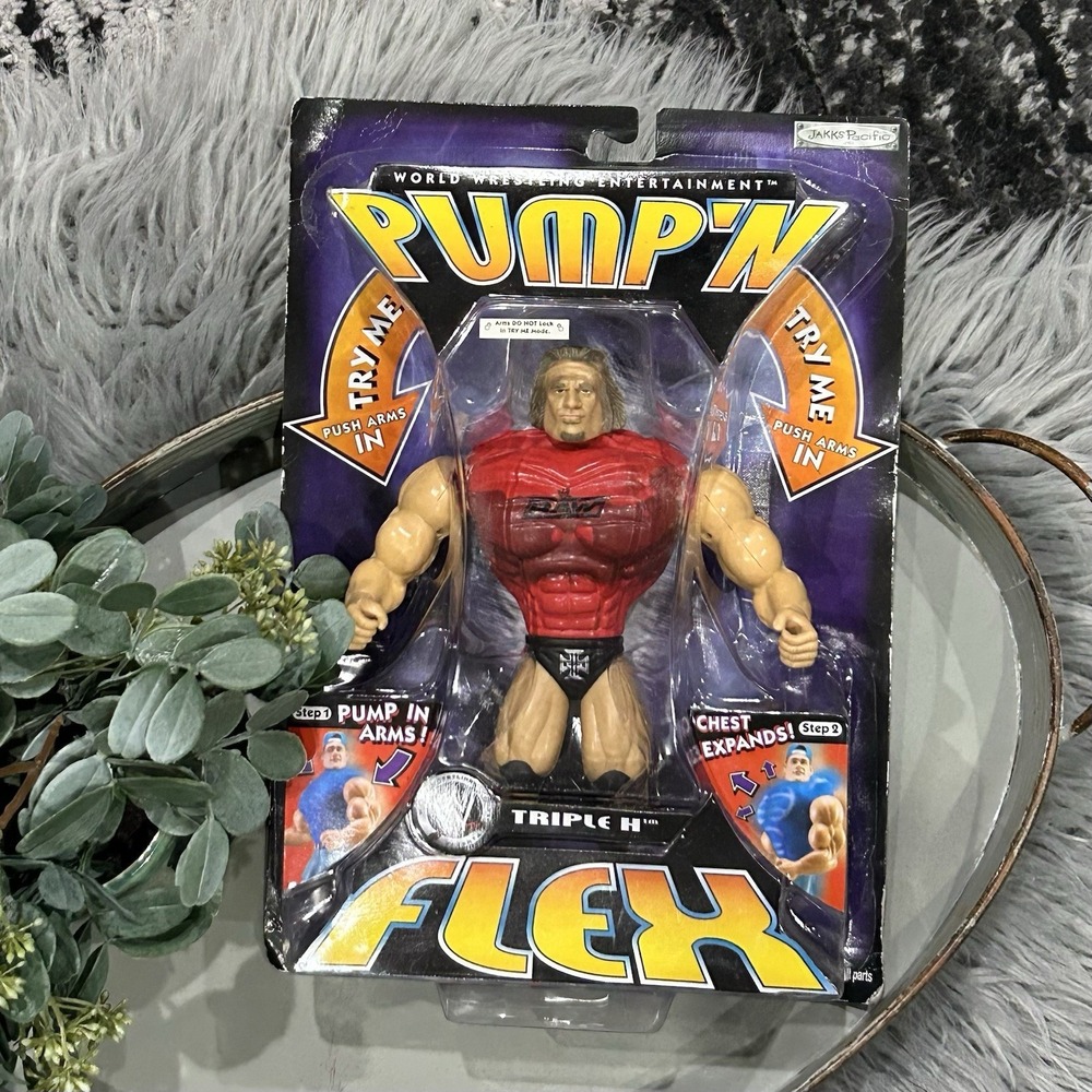 WWE Pump 'n Flex‎ Triple H Wrestler 2004 Jakks Action Figure NIB